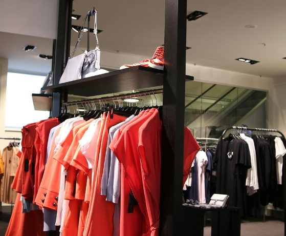 Click-and-Mortar Ghosting Why Majority of BOPIS Shoppers Abandon In-Store Pickups