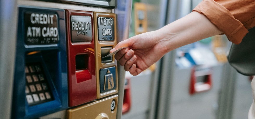 30 Days, Zero Spending: A Personal Finance Experiment in the Age of Banking Digital Transformation